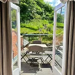 Laurel Holiday home